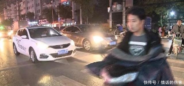 斑马线礼让行人