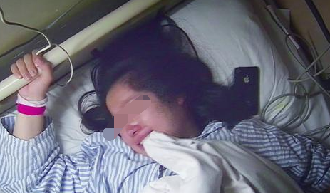 36周待产孕妇破羊水,在家突发急产,可丈夫却无