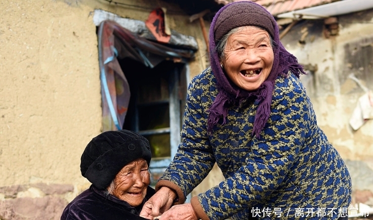 过了60岁的农村老人高兴了,可以领到这4项补贴