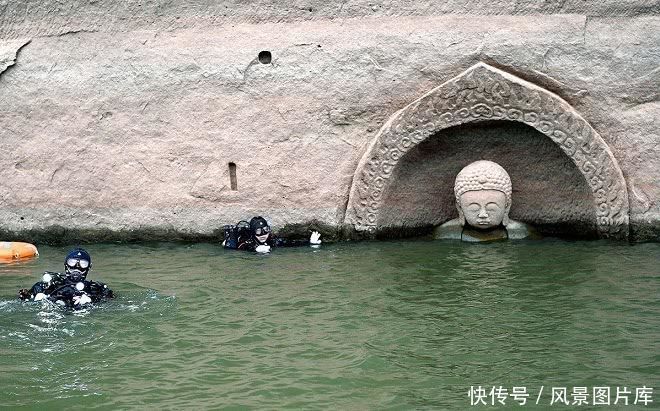 江西一水库开闸放水,水里竟然现出一尊佛像,考