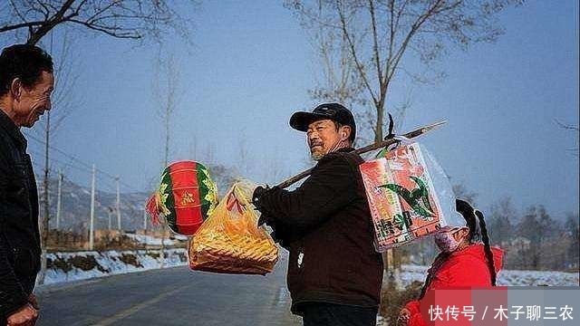 农村年轻人遇到亲戚都特别冷淡, 不言不语, 老农