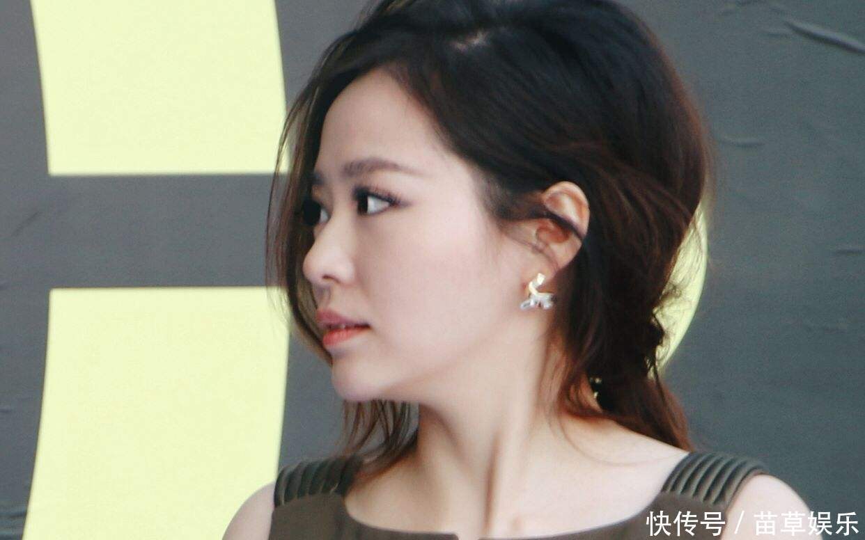 张靓颖台上突泪崩 惊爆右耳间歇性失聪