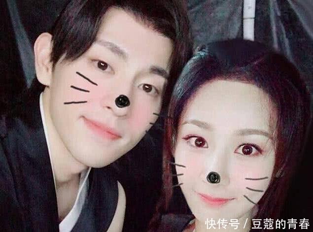 《香蜜》圆满收官,邓伦和杨紫戏外撞衫,网友直