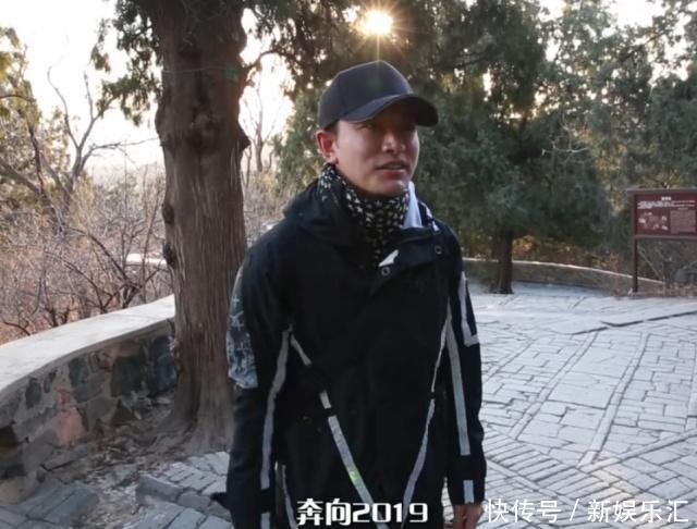 贾乃亮无意露出手机壁纸,暴露了他的现状,最关