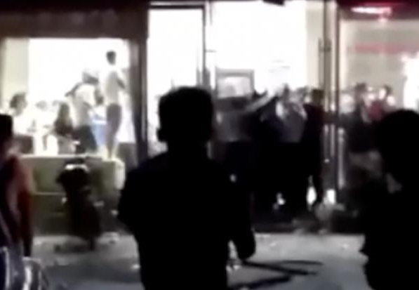 疑似深圳女游客门票被坑让张家界导游学狗叫