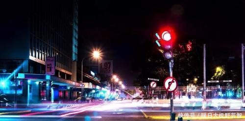 明明闯了红灯,为何迟迟没收到违章提醒信息交