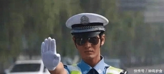 开车不带驾驶证