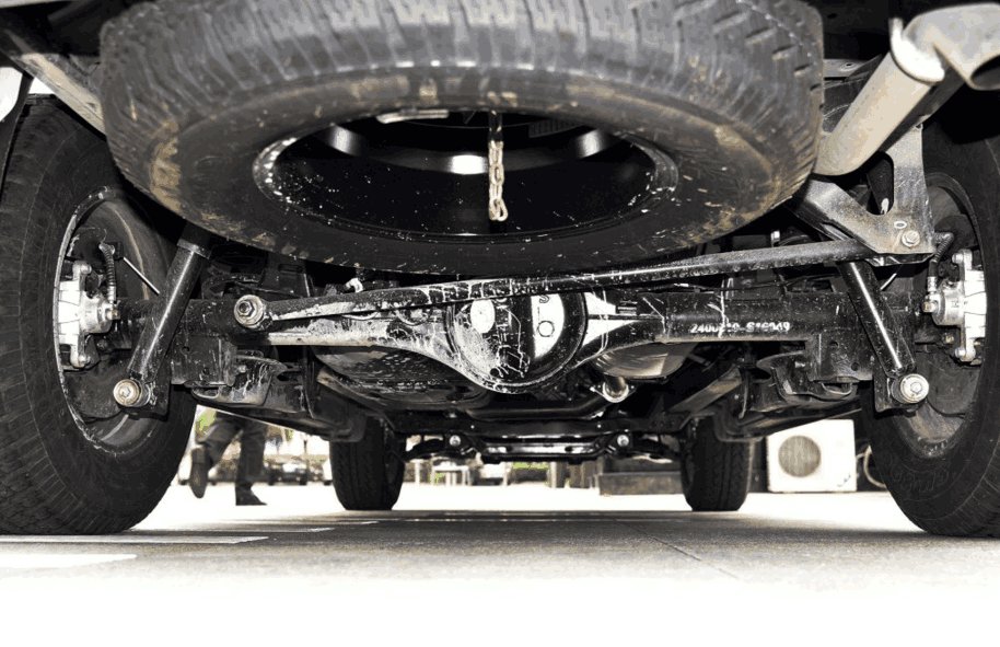 220mm离地间隙, 分时四驱还带锁, 堪称国产版