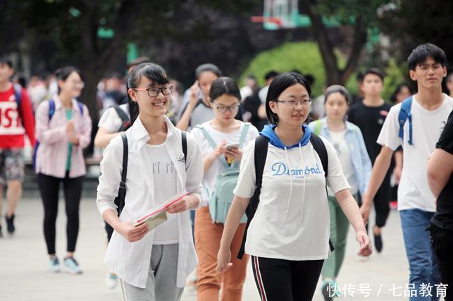 高考三百多分,准备复读走艺考路线,想法未免