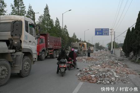 农村公路刚修好就出现了这些问题，很多地方都有，真让人痛心！