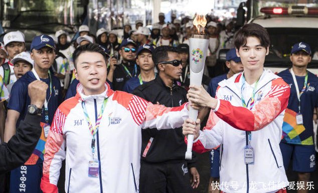 给韩国人下跪的杜海涛,成了印尼亚运会的火炬