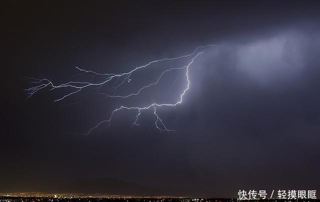 江西一农民田里插秧时,被雷电击倒不幸身亡,记