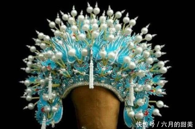 若你要陪皇帝赏花,你会戴上哪个凤冠,测你2019年会收获什么 凯发体育官方