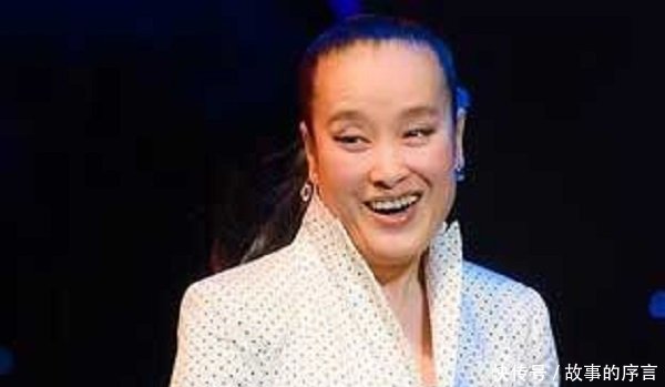 她春晚一曲走红,后被卷到国外,56患癌,去世前