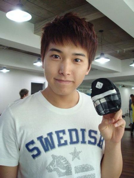 我上<em>初中</em>1米56 75公斤 适合留什么发型啊,我是