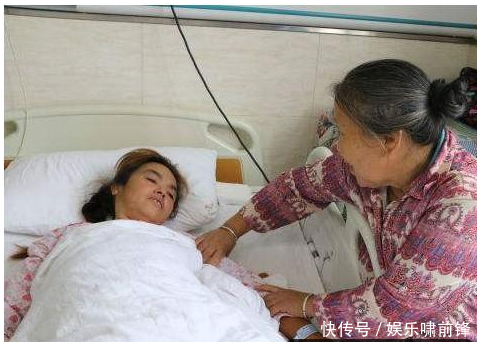 婆婆病重我们拿10万,医生悄悄对我说句话,我把婆婆送监狱!