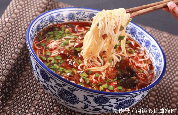 为什么西方人不睡午觉,而我们吃过午饭就困?元凶就是大米饭