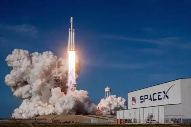 燃爆!\"钢铁侠\"发射最强火箭,人类殖民火星近了一大步!