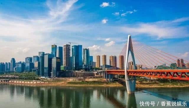 中国排名前三的网红城市,成都被挤出前三名,第