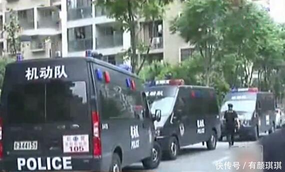 14岁男孩在家睡觉被砍死 父亲痛不欲生 继母被