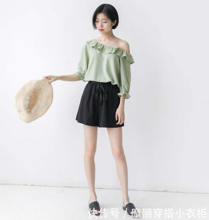 能变斜领、圆领、一字领的万能领,让你一款衣