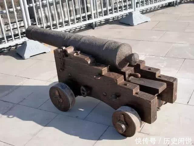 古代的大炮是什么模样?是不是发射一个铁球?