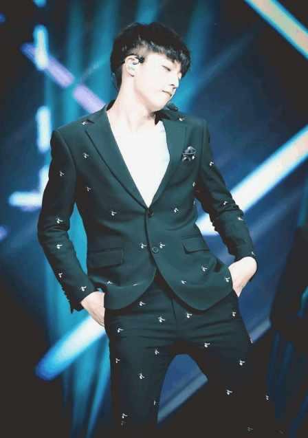 可爱多陈立农回归宝座指日可待?范丞丞的表演