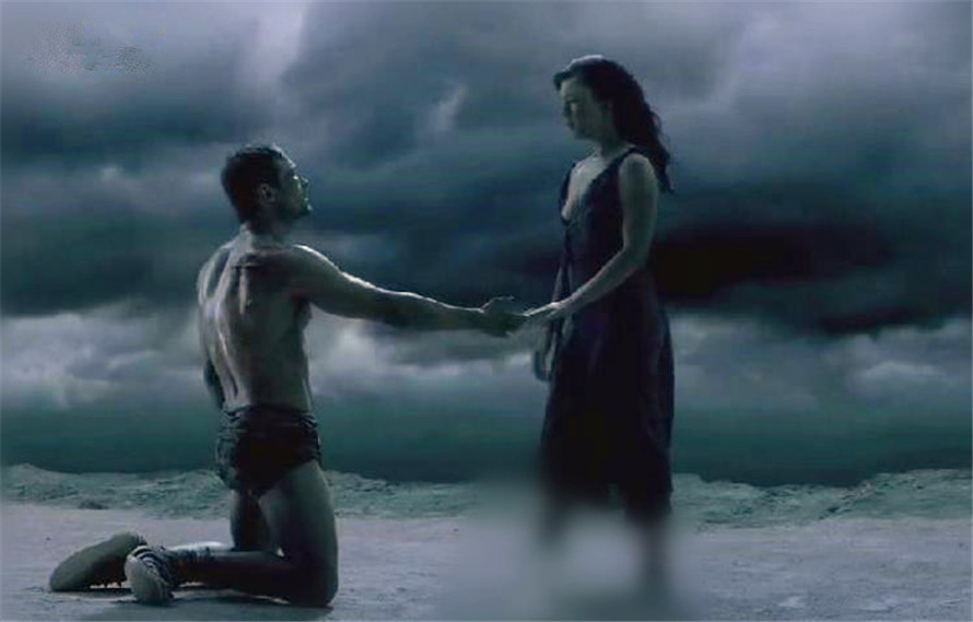 直击:骁勇战士深陷地下角斗场血腥杀戮,为救妻