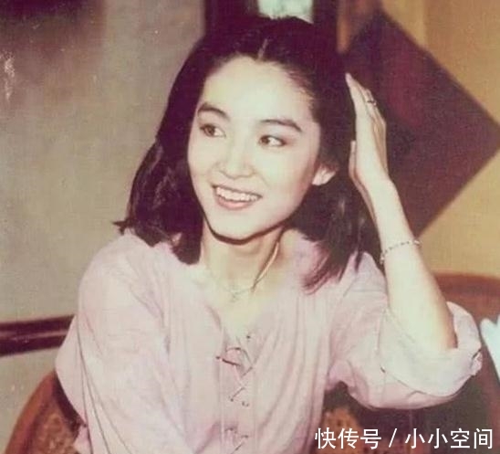 林青霞自曝小时候长得丑很自卑,看到她的童年