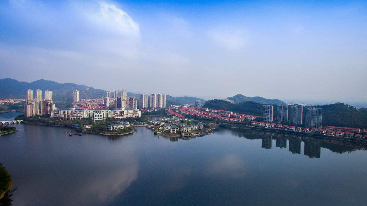 广东这座二线城市却拥有9个高铁站,未来很大希望冲进新一线!