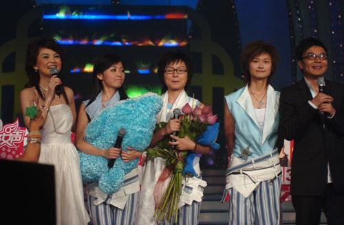 张靓颖何洁都结婚了,为何李宇春周笔畅从无绯闻