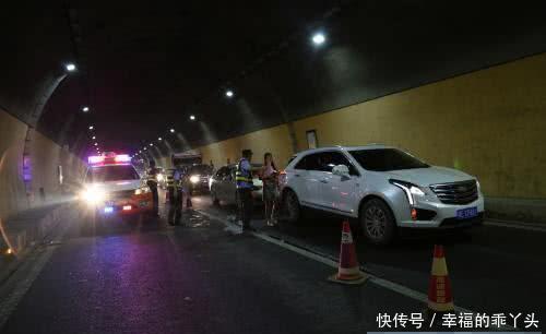 电动车没电追尾