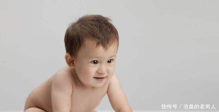 新生儿宝宝脸上的白色小颗粒是什么