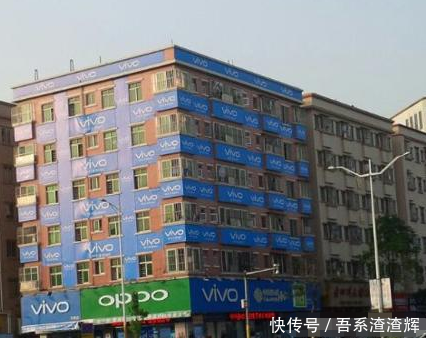 搞笑图片幽默段子笑话:兄弟你考虑下狗狗的感