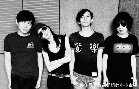 53岁张曼玉返香港同朋友叙旧,感情重创寄情养