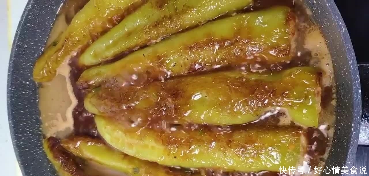 虎皮尖椒酿肉太辣不爱吃?教你2个实用的办法,咸香微辣特下饭! 太阳城官网开户