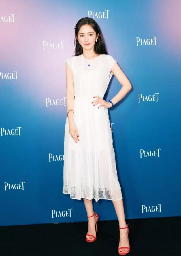 景甜杨幂关晓彤的红色高跟鞋,让一众网友眼馋