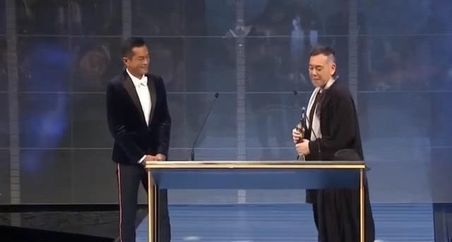 黄秋生的金像奖得奖感言令人感动 在台上和古