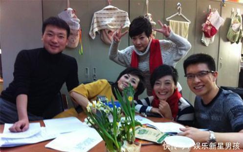 朱广权微博秀段子!开门大吉:朱广权带偏文静现