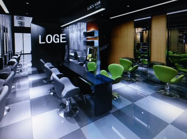 3Dmax中的渲染图可以弄成一半是彩色, 一半是