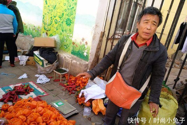 又甜又脆的太空椒,农民切开卖当水果卖,谁管什