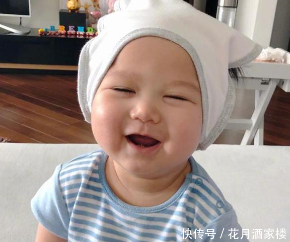 胡杏儿老公晒儿子照片, 福原爱老公教女儿游泳