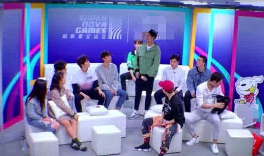 王志文杨超越综艺同台秀,王志文身材棒棒哒