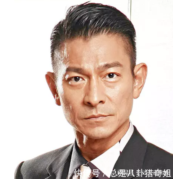 演唱会刘德华哭着道歉,男人哭吧哭吧不是罪,爱