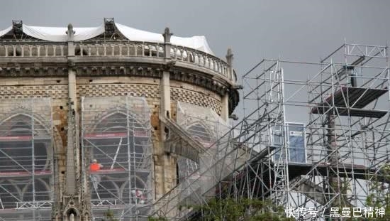 巴黎圣母院大火敲响警钟 比利时教堂存消防隐患