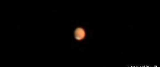 夜空中南边明亮的红星是啥?它是地球的邻居,红