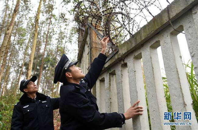 深山铁路守隧人