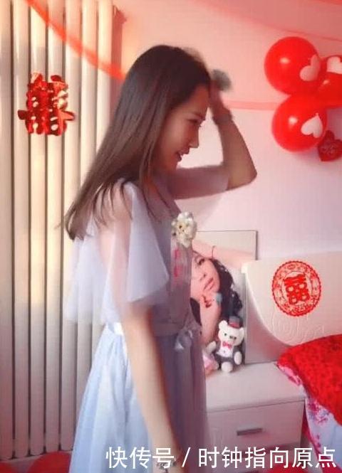 婚礼上伴娘厉害了,撩起裙子的那一刻,网友:难道是我眼花?