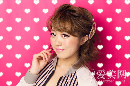 中短发扎法<em>教学</em>扭转<em>发型</em>蓬松甜美_360问答