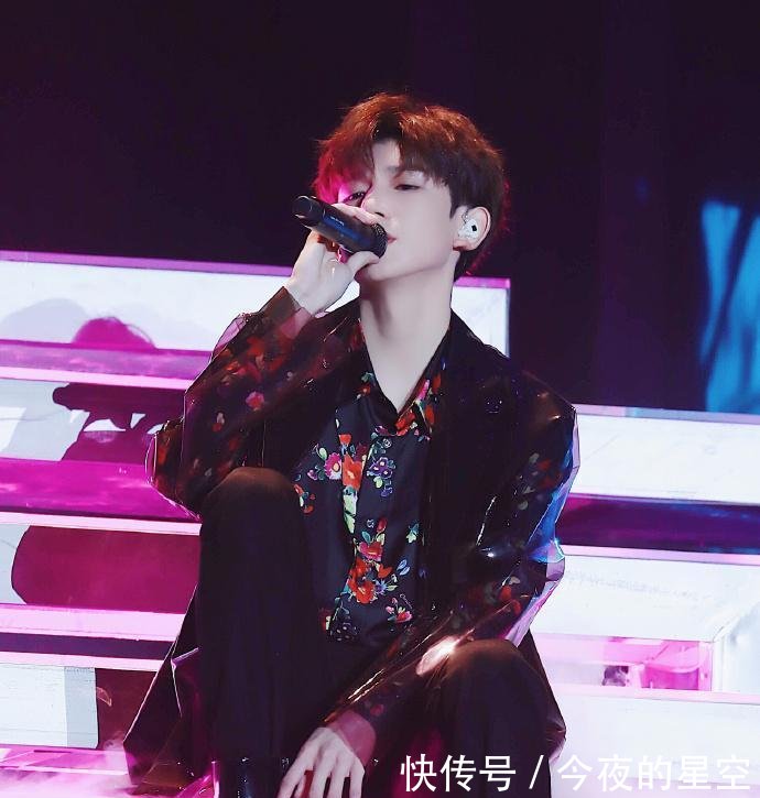 黑粉分享自己看王源演唱会后的变化, 原来哭着